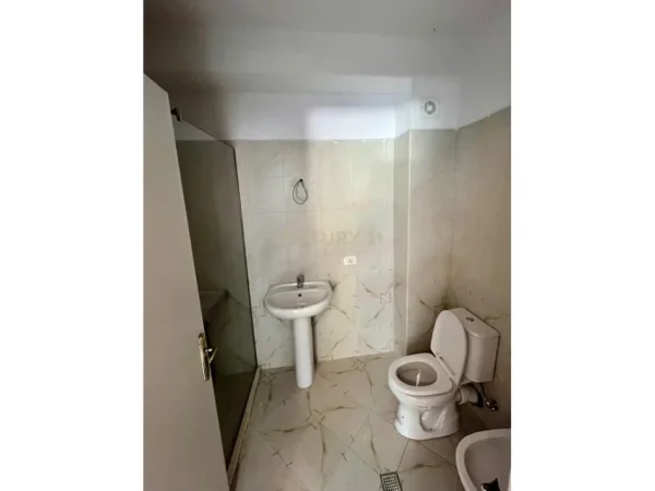Durres, shitet apartament 1+1+Ballkon Kati 2, 72 m² 140.000 € (VOLLGA)