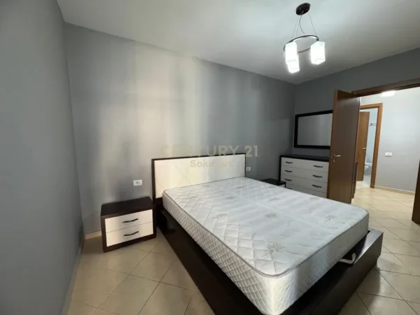 Tirane, jepet me qera apartament 1+1 Kati 7, 76 m² 520 € (Ish Tregu Elektrik)