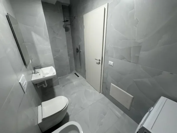 Tirane, jepet me qera apartament 1+1+Ballkon , 65 m² 400 € (Pasho hysa)