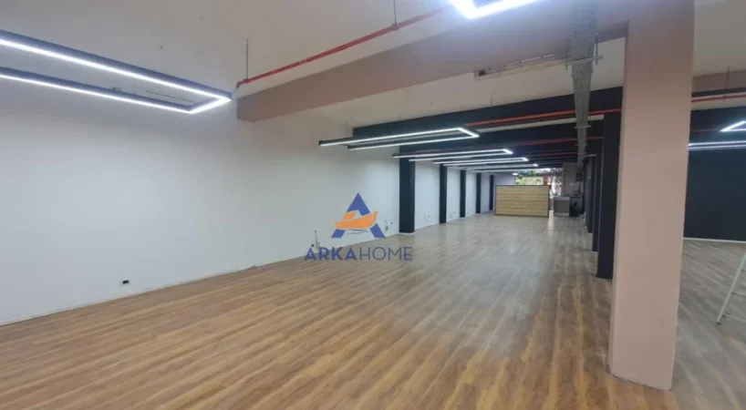 Tirane, jepet me qera ambjent biznesi , 300 m²