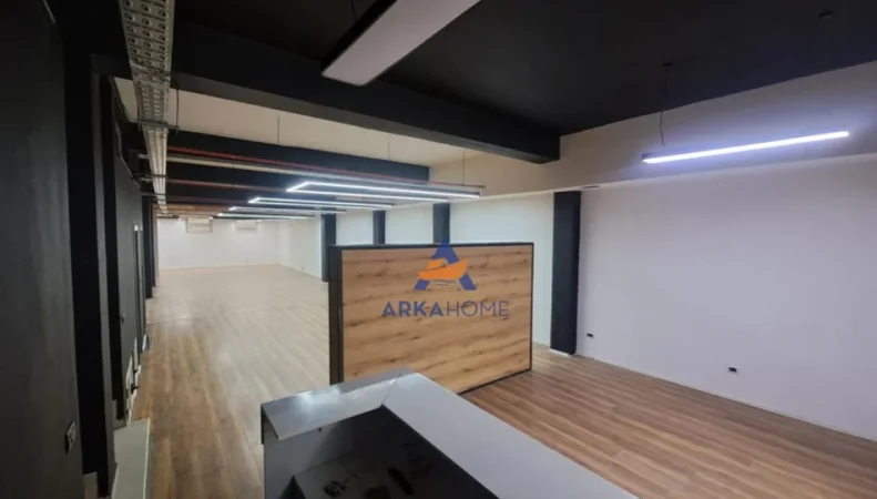 Tirane, jepet me qera ambjent biznesi , 300 m²
