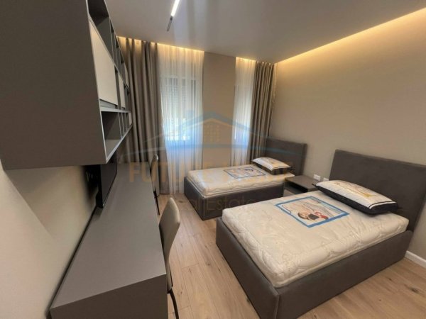 Tirane, jepet me qera apartament 2+1 , 105 m² 1.000 € (Kompleksi Oasis, Unaza e Re)