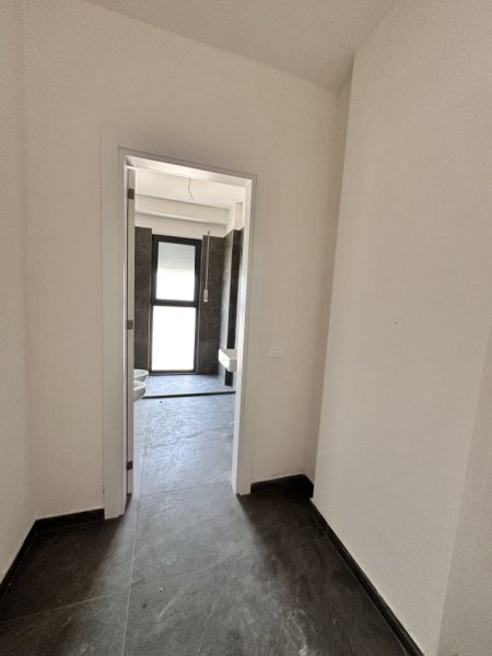 Tirane, jepet me qera apartament 2+1+Ballkon Kati 2, 117 m² 400 €