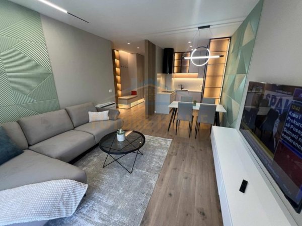 Tirane, jepet me qera apartament 2+1 , 105 m² 1.000 € (Kompleksi Oasis, Unaza e Re)