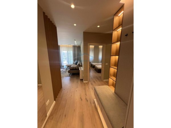 Tirane, jepet me qera apartament 2+1 , 105 m² 1.000 € (Kompleksi Oasis, Unaza e Re)