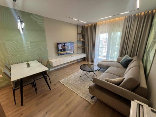 Tirane, jepet me qera apartament 2+1 , 105 m² 1.000 € (Kompleksi Oasis, Unaza e Re)