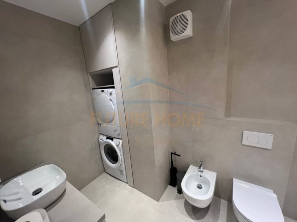 Tirane, jepet me qera apartament 2+1 , 105 m² 1.000 € (Kompleksi Oasis, Unaza e Re)