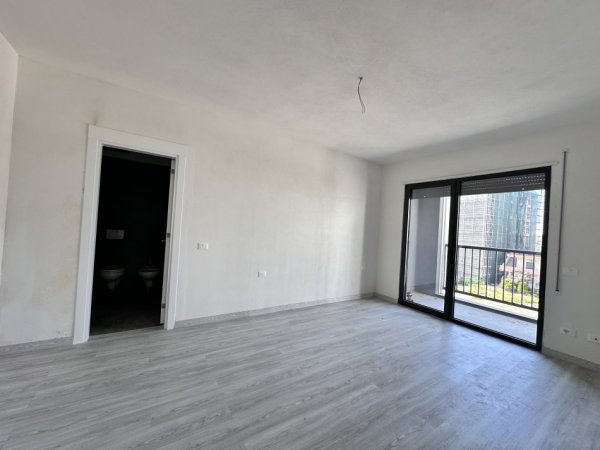 Tirane, jepet me qera apartament 2+1+Ballkon Kati 2, 117 m² 400 €