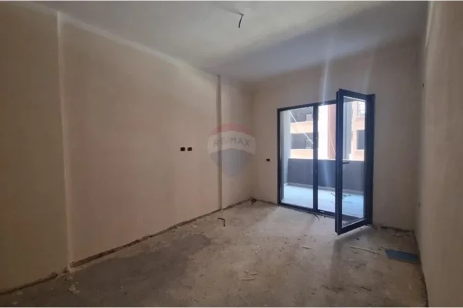 Tirane, shitet apartament Kati 1, 130 m² 233.820 € (Rruga e Elbasanit)