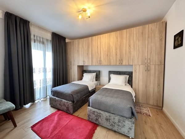 Tirane, jepet me qera apartament 1+1+Ballkon Kati 2, 65 m² 450 € 