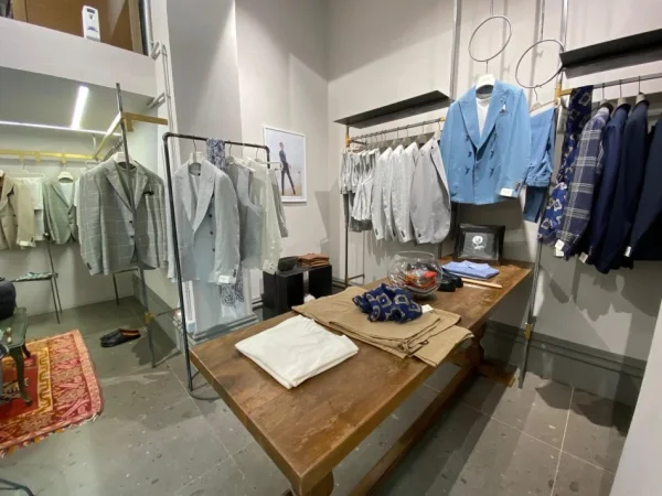 Tirane, shes ambjent biznesi Kati 0, 69 m² 138.000 € (bulevardi zogu I)