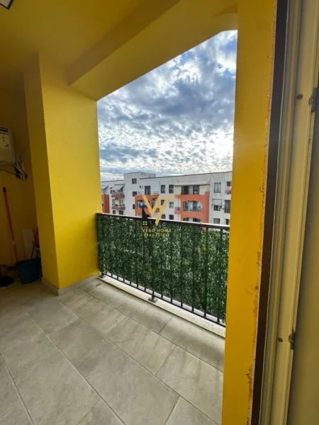 Tirane, jepet me qera apartament 1+1+Ballkon Kati 7, 68 m² 480 € (YZBERISHT)