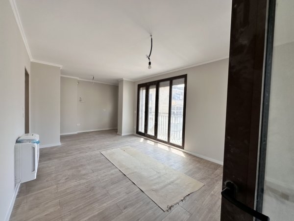 Tirane, jepet me qera apartament 2+1+Ballkon Kati 2, 117 m² 1.200 € 