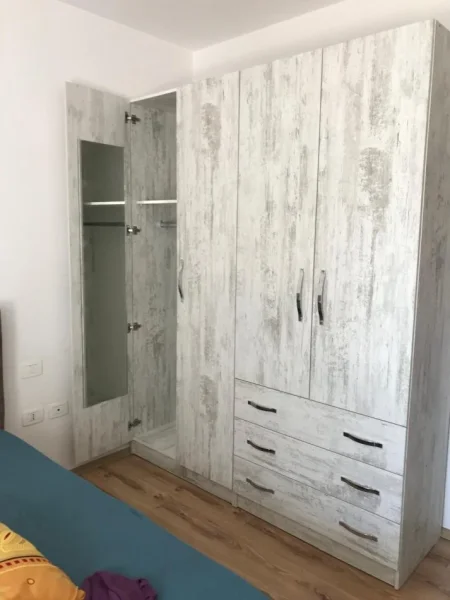 Tirane, jepet me qera apartament 1+1+Aneks+Ballkon Kati 4, 624 m² 540 € (Rruga Budi, AnA Residence)