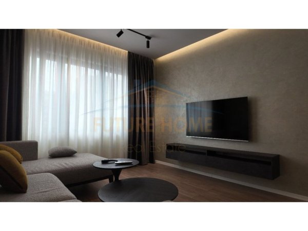 Shitet, Apartament 2+1, Pazari i Ri, Tiranë.