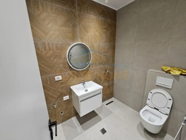 Disponojmë Apartament Studio per Shitje, Myslym Shyri, Tirane.