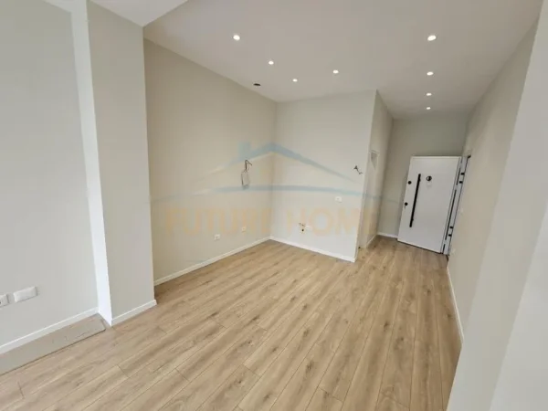 Disponojmë Apartament Studio per Shitje, Myslym Shyri, Tirane.