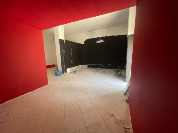 Tirane, shitet ambjent biznesi Kati 0, 80 m² 120.000 € (Rruga Fehim Ibrahimi)