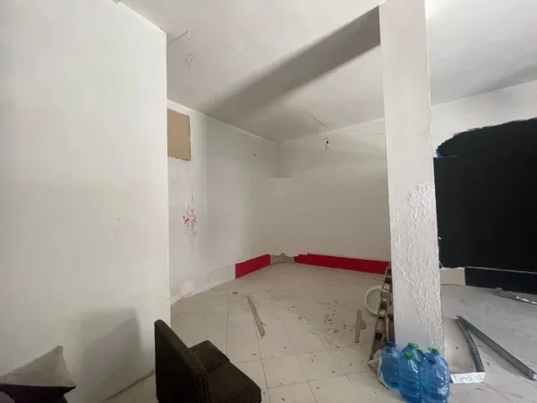 Tirane, shitet ambjent biznesi Kati 0, 80 m² 120.000 € (Rruga Fehim Ibrahimi)