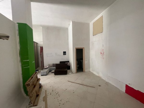Tirane, shitet ambjent biznesi Kati 0, 80 m² 120.000 € (Rruga Fehim Ibrahimi)