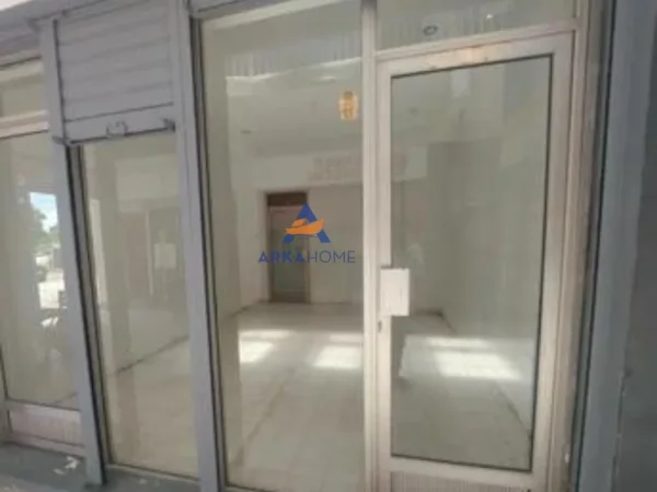 Tirane, shitet dyqan Kati 0, 45 m² 55.000 €