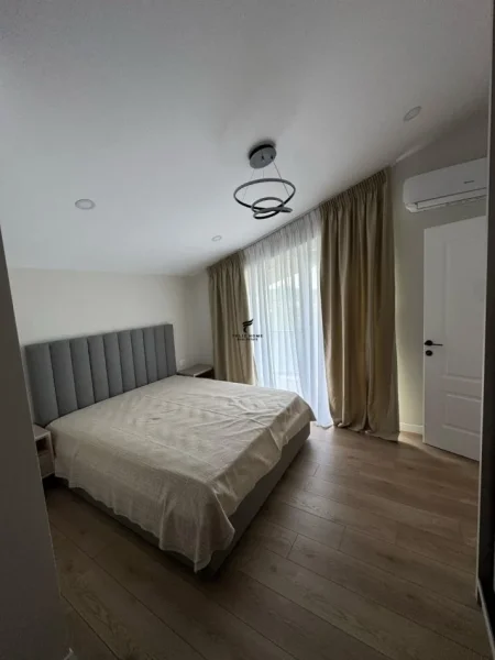 Tirane, jepet me qera Vile 2 Katshe Kati 2, 150 m² 1.500 € (TEG)