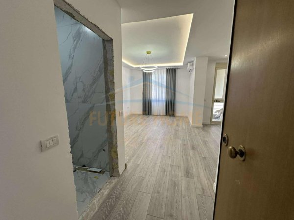 Tirane, shitet apartament 2+1+Ballkon Kati 8, 95 m² 150.000 €    UNA53702 UNAZA RE PRANE VILES L