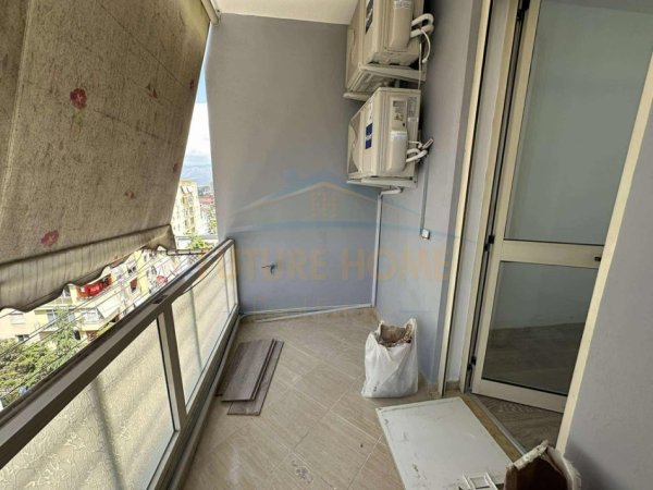 Tirane, shitet apartament 2+1+Ballkon Kati 8, 95 m² 150.000 €    UNA53702 UNAZA RE PRANE VILES L