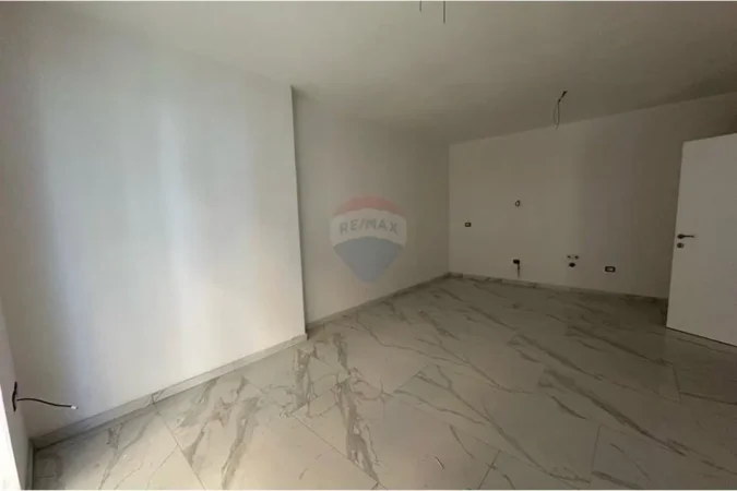 Shengjin, shitet apartament 1+1+Ballkon Kati 4, 70 m² 93.000 € (Shendgjin)