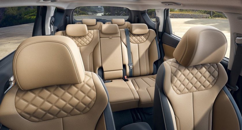 Tirane,  Ofrohet shërbim profesional transporti me makinë luksoze dhe shofer