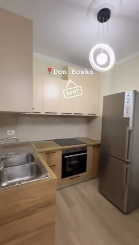 Tirane, jepet me qera apartament 2+1+Ballkon Kati 8, 100 m² 700 € (Rruga Don Bosko)