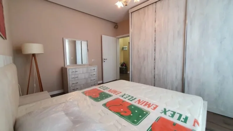 Tirane, jepet me qera apartament 2+1 Kati 4, 60 m² 700 € 
