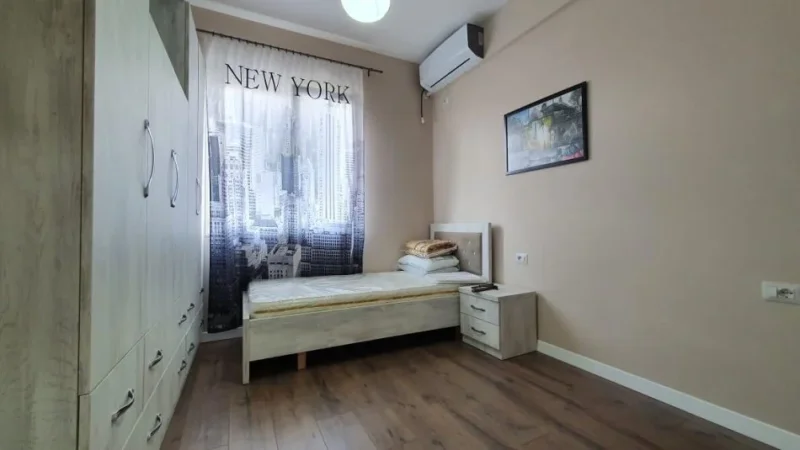 Tirane, jepet me qera apartament 2+1 Kati 4, 60 m² 700 € 