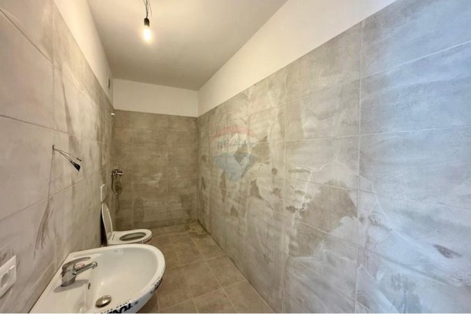 Tirane, jepet me qera apartament 2+1+Ballkon Kati 4, 100 m² 300 € 