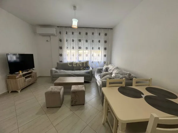 Tirane, jepet me qera apartament 2+1 Kati 2, 85 m² 600 € (Kompleksi Fz)