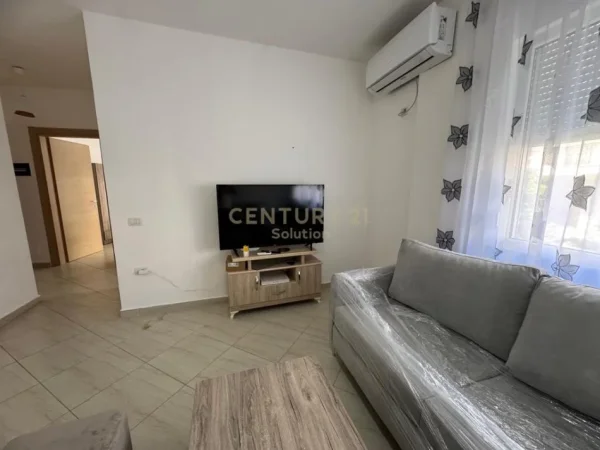Tirane, jepet me qera apartament 2+1 Kati 2, 85 m² 600 € (Kompleksi Fz)