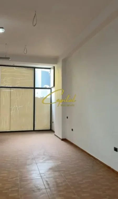 Tirane, shitet ambjent biznesi Kati 1, 120 m² 204.000 € (SELVIA)