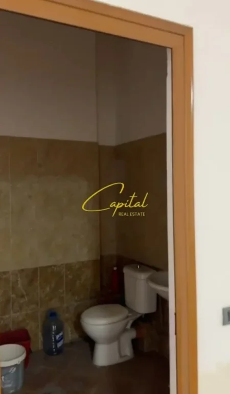 Tirane, shitet ambjent biznesi Kati 1, 120 m² 204.000 € (SELVIA)