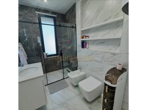 MUNDESI KREDIE Tirane, shitet apartament 3+1+2, RESIDENCA ERLI   0694030125