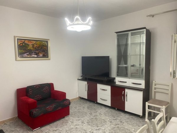 Tirane, jepet me qera apartament 1+1 Kati 1, 54 m² 400 € (ne Rrugen e Dibres tek QSUT Tirane.)