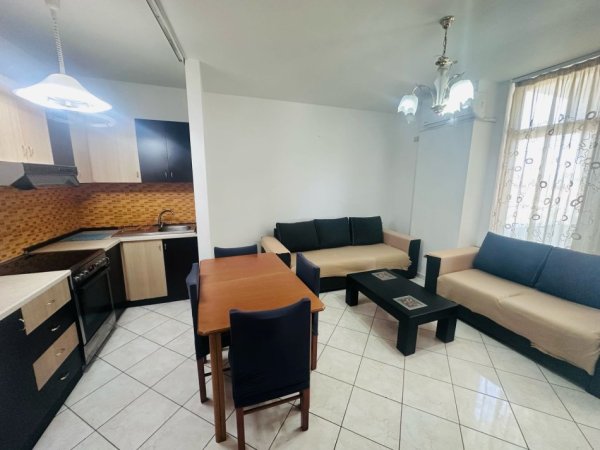 Tirane, jepet me qera apartament 1+1+Ballkon Kati 6, 60 m² 400 € (Laprake , rruga Dritan Hoxha , Intesa San Paolo)
