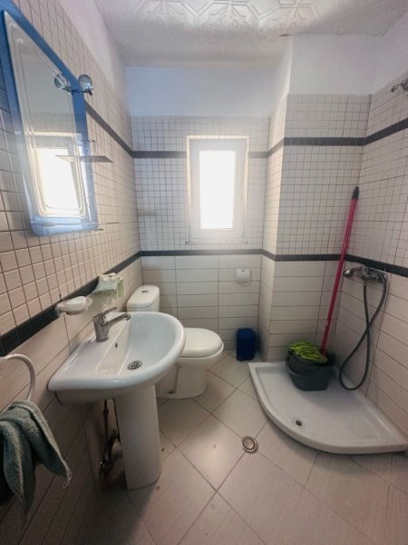 Tirane, jepet me qera apartament 2+1+Ballkon Kati 3, 94 m² 500 € (Kodra e Diellit)