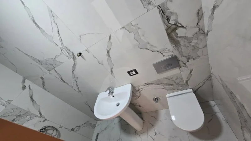 Tirane, jepet me qera zyre Kati 6, 90 m² 1.000 € (Myslym Shyri)