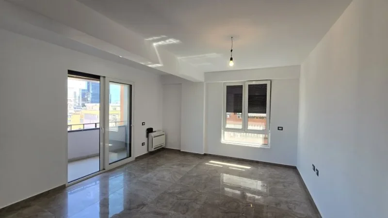 Tirane, jepet me qera zyre Kati 6, 90 m² 1.000 € (Myslym Shyri)