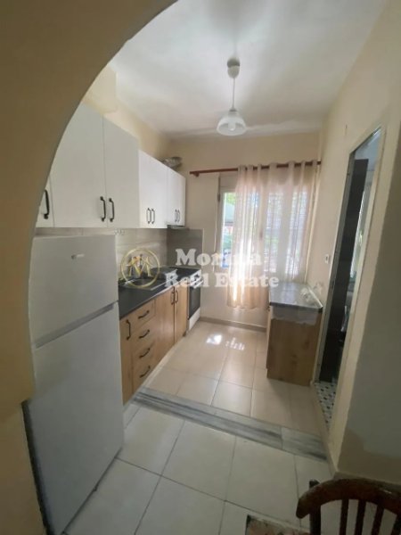 Tirane, jepet me qera apartament Kati 1, 30 m² 320 € (Rruga Ferit Xhajko)