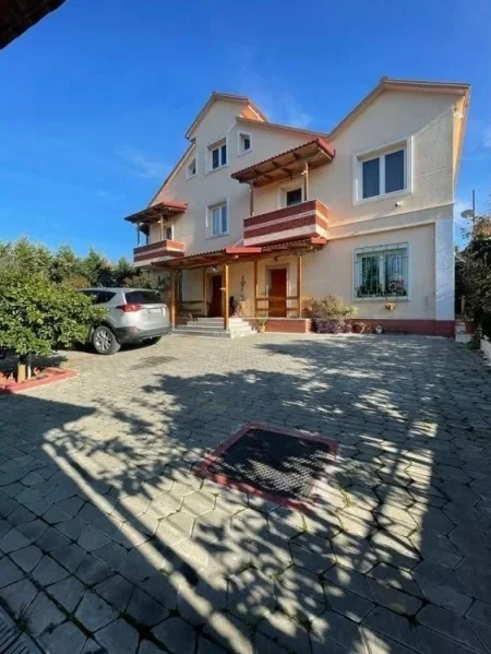 Tirane, shitet Vile 2 Katshe , 400 m² 350.000 € (Pezë e Vogël)