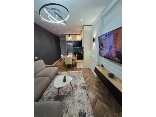 Tirane, shitet apartament 2+1 Kati 5, 90 m² 180.000 € 