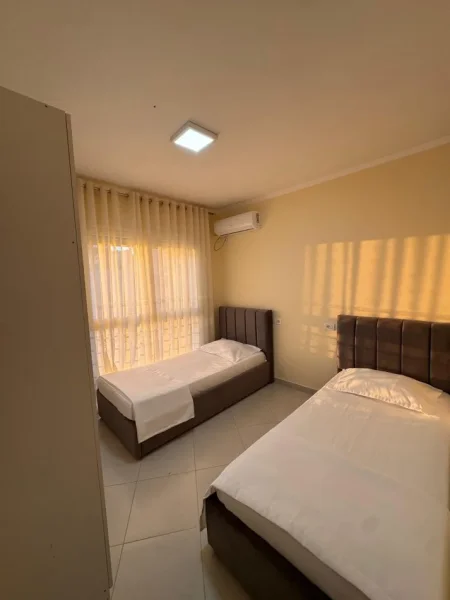 Tirane, jepet me qera apartament 2+1+Ballkon Kati 5, 100 m² 750 € (rruga Mine Peza)
