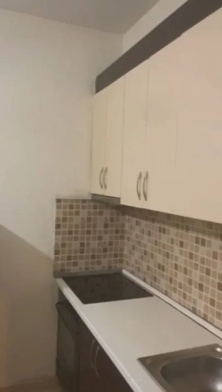 Tirane, jepet me qera apartament 1+1+Ballkon Kati 2, 63 m² 400 € (rruga Teodor Keko)