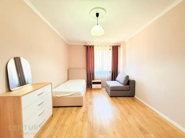 Tirane, shitet apartament 2+1 , 76 m² 140.000 € (rruga bardhyl)